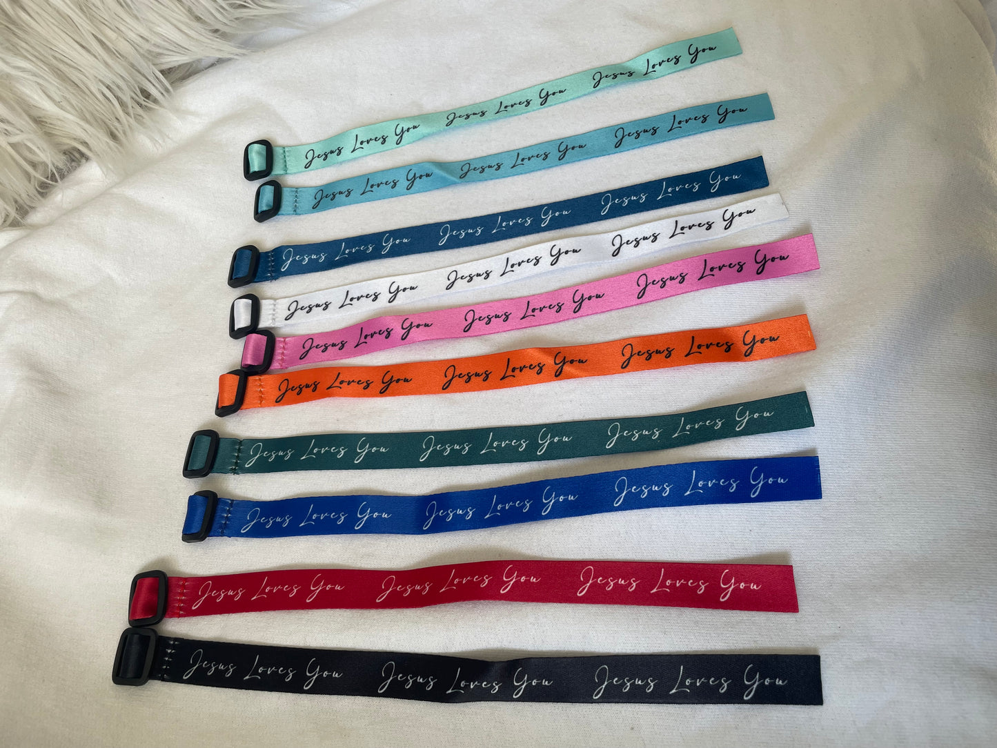 Jesus Loves You-Bracelet